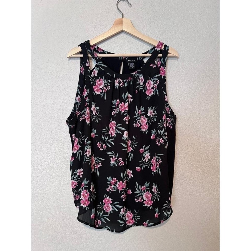 Torrid Sleeveless Floral Print top size 2X